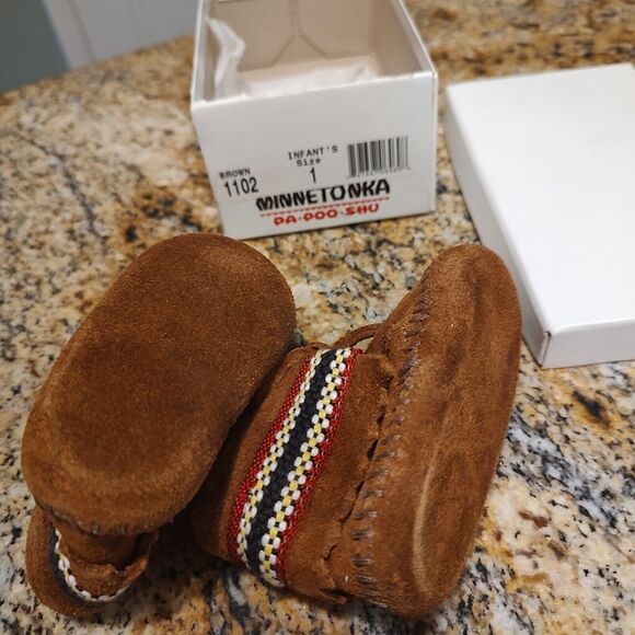 Minnetonka Moccasins Suede Braid Bootie Brown Infant Size 1 Boots NWB - Picture 4 of 5